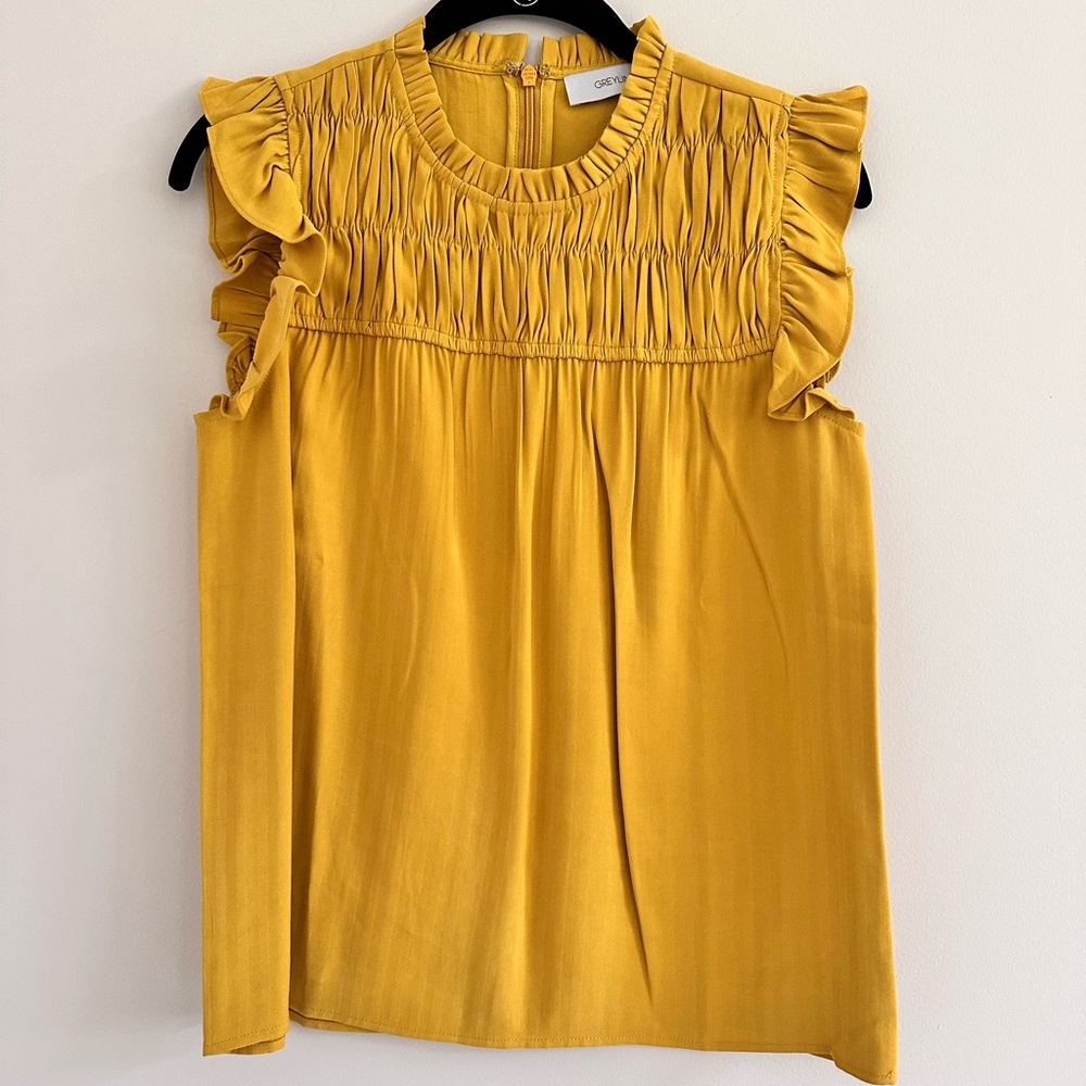 Greylin smocked sleeveless blouse. Size small.